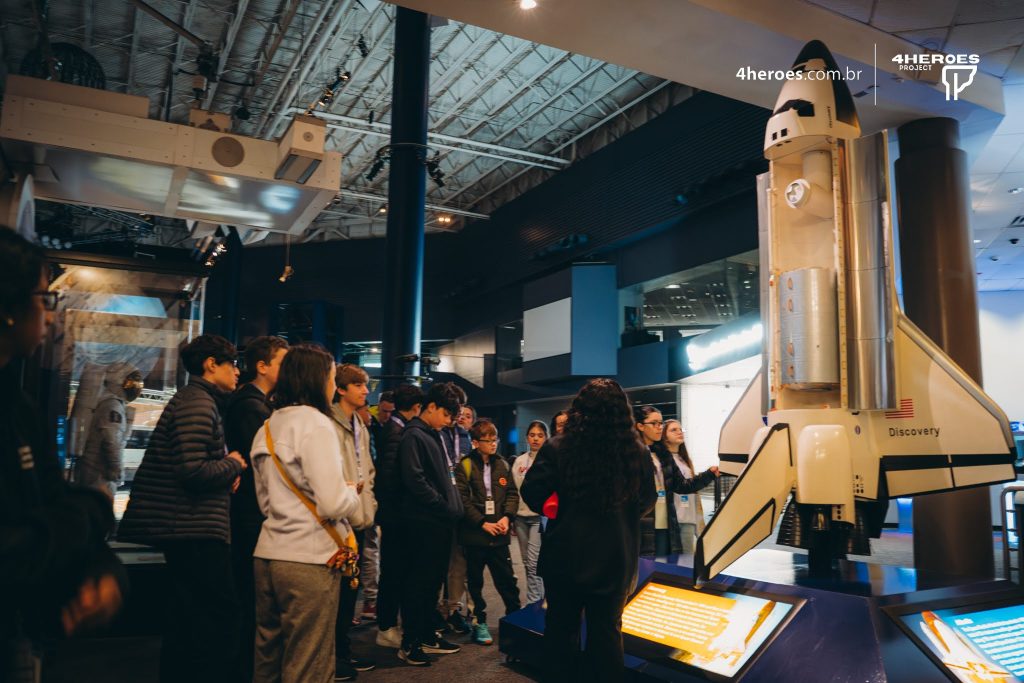 Registro de participantes 4Heroes durante a experiência de exploração espacial